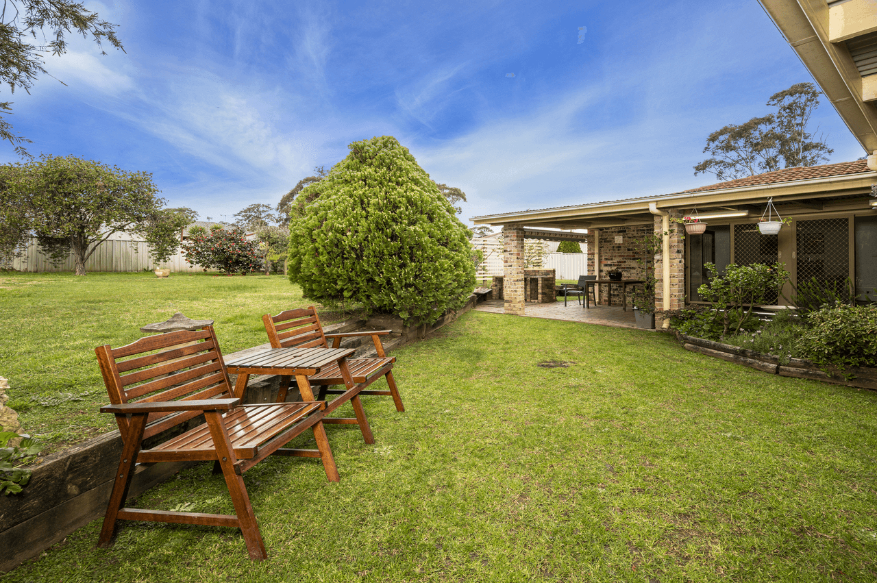 4 Justine Close, BARGO, NSW 2574