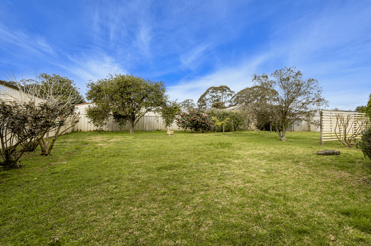 4 Justine Close, BARGO, NSW 2574