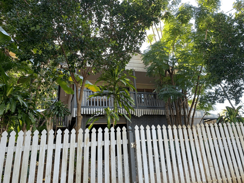 5 Nectar Street, Lamb Island, QLD 4184