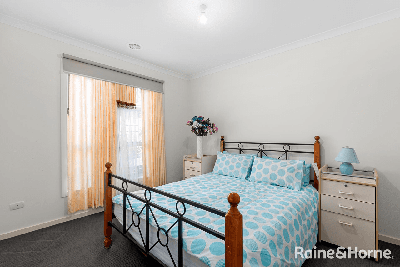 2/12 Montasell Avenue, DEER PARK, VIC 3023