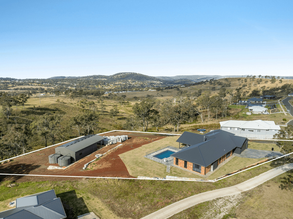 6 Meadowview Court, Mount Rascal, QLD 4350