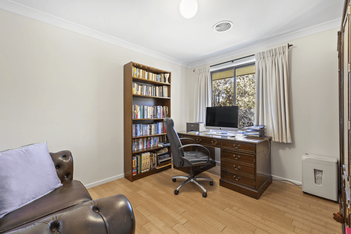 2 Hamilton Row, YARRALUMLA, ACT 2600