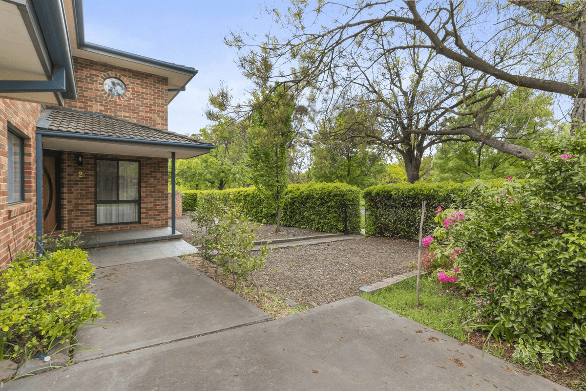 2 Hamilton Row, YARRALUMLA, ACT 2600