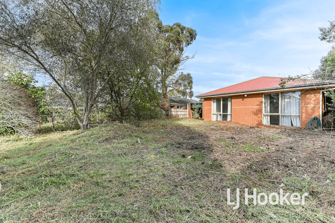 62 Balmoral Way, PAKENHAM, VIC 3810