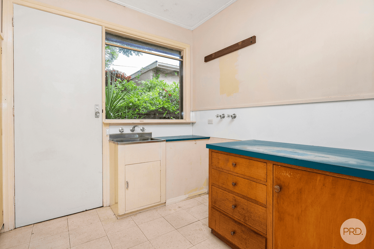 1 Rathkeale Avenue, MOUNT HELEN, VIC 3350