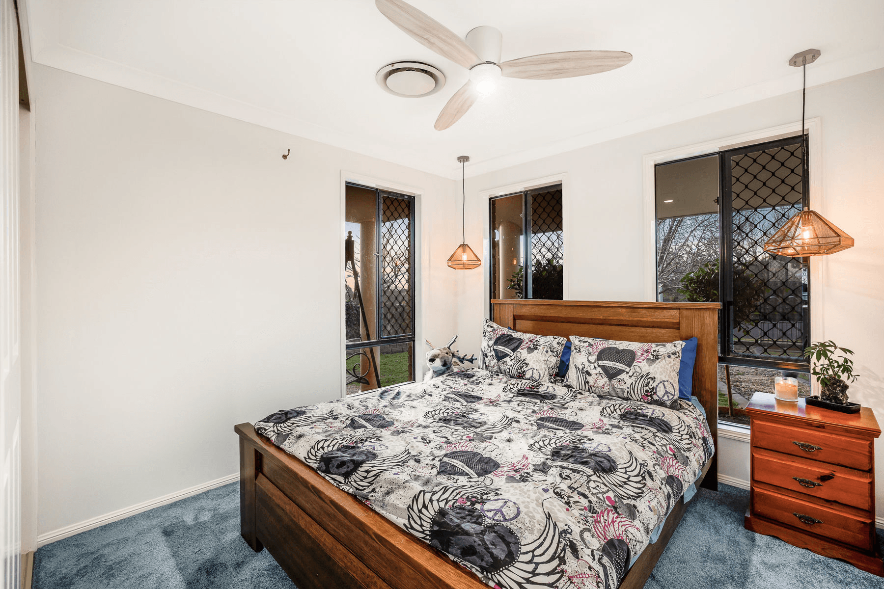 4 Weale Street, MOUNT KYNOCH, QLD 4350