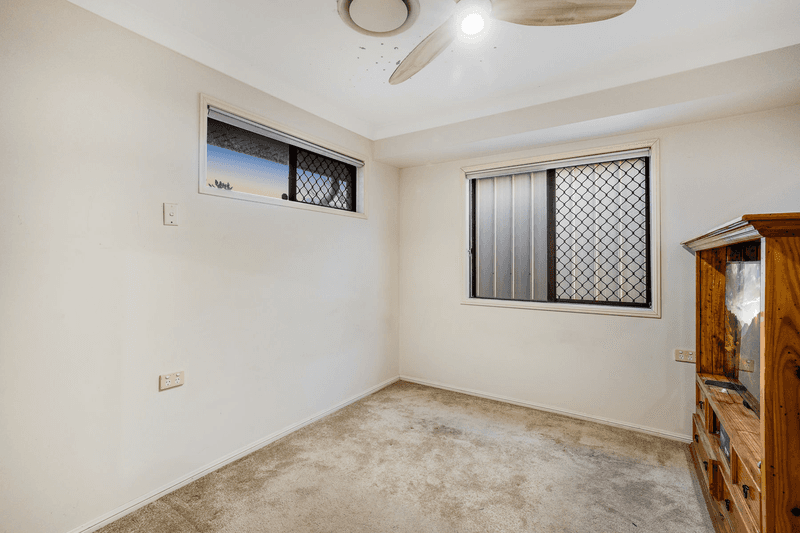 4 Weale Street, MOUNT KYNOCH, QLD 4350