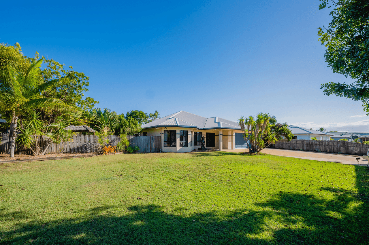 7 Shoalmarra Drive, MOUNT LOW, QLD 4818