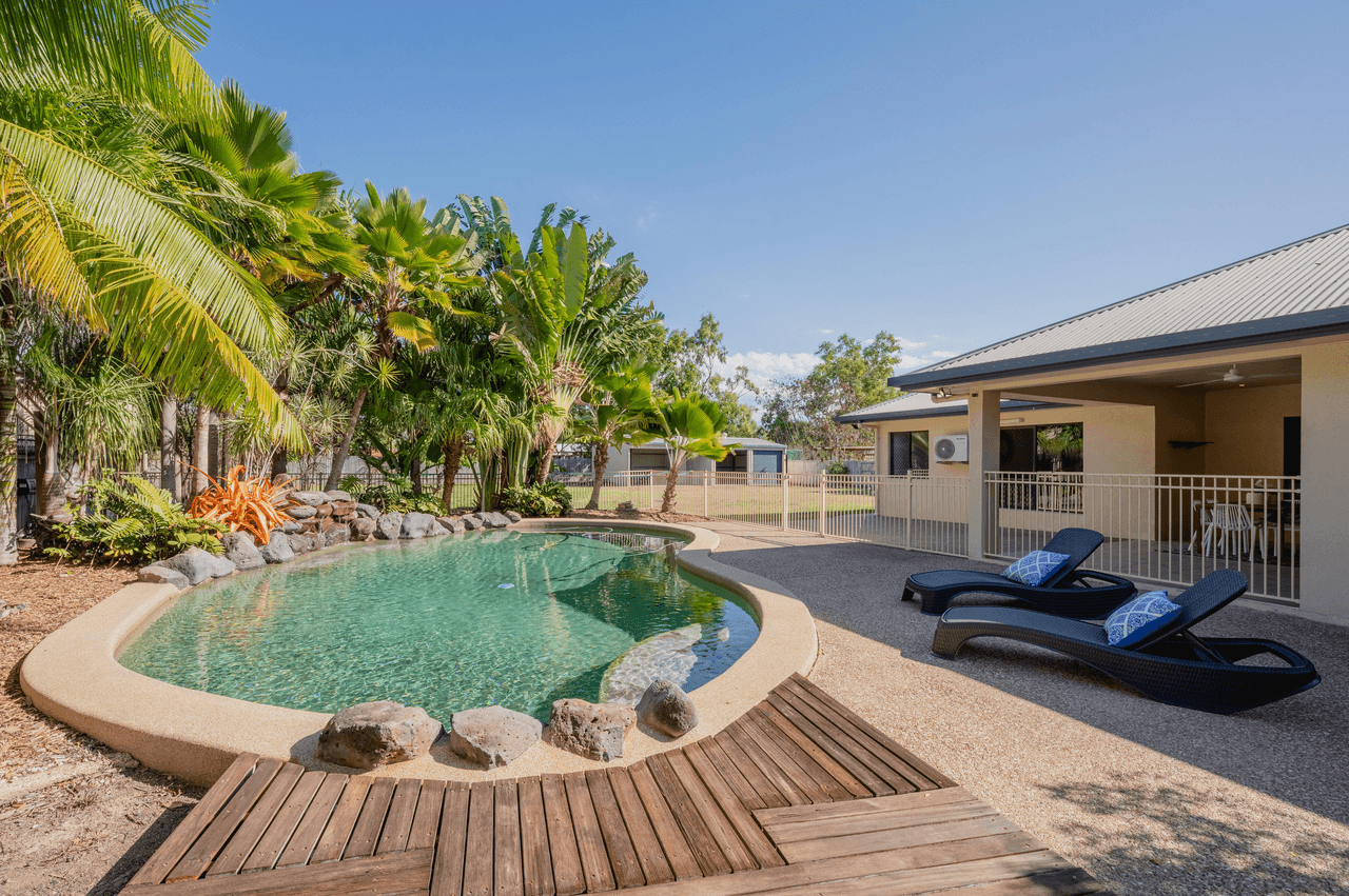 7 Shoalmarra Drive, MOUNT LOW, QLD 4818