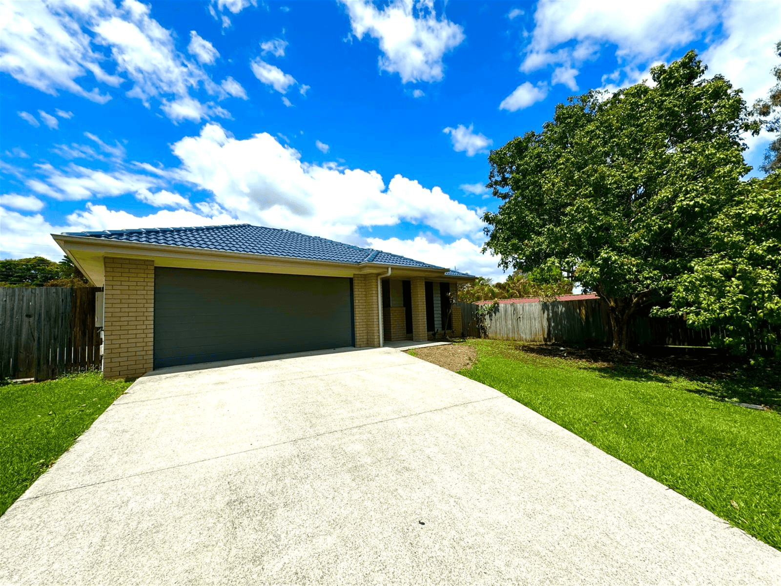 8 Sunflower Street, WATERFORD WEST, QLD 4133