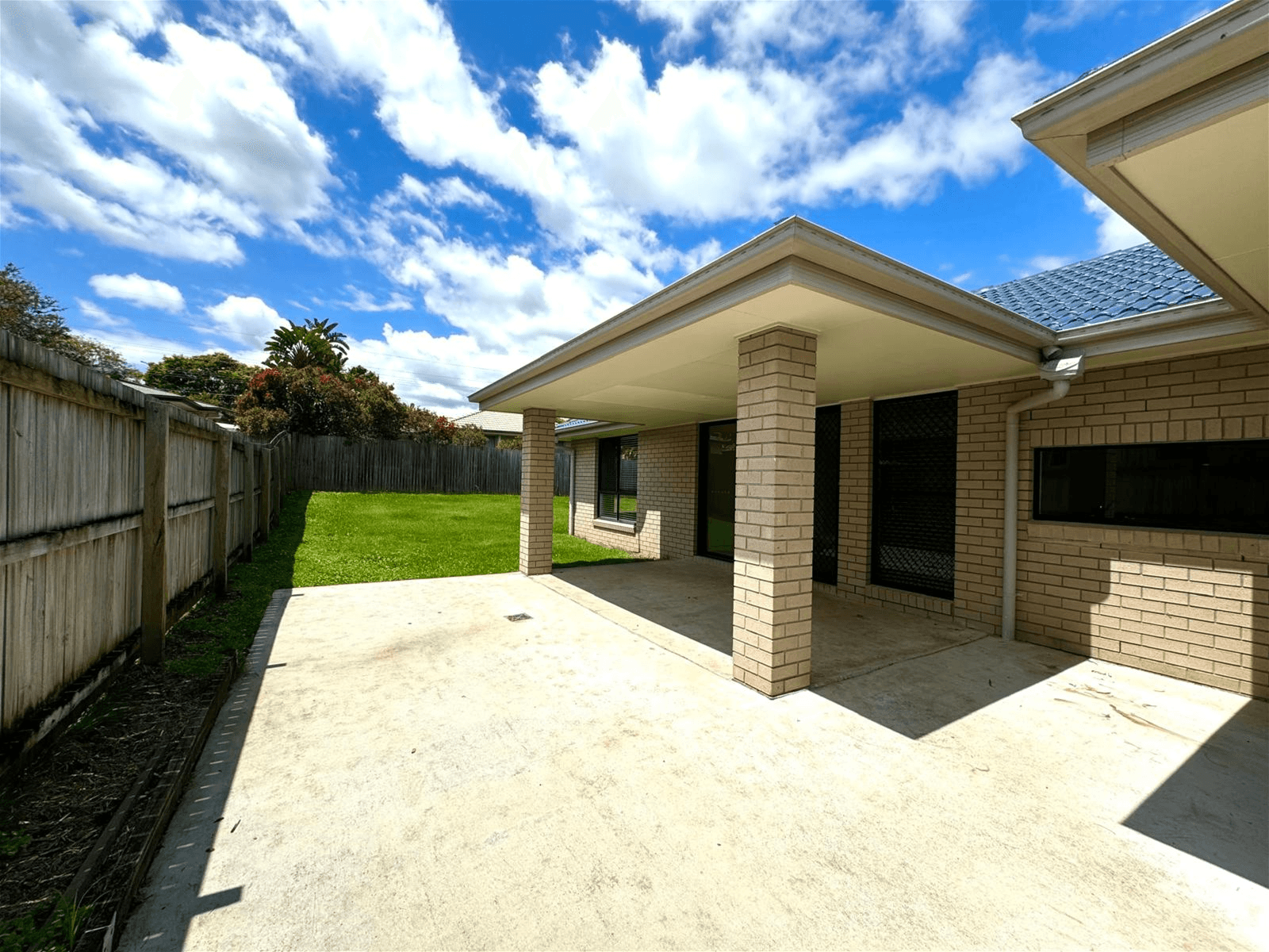 8 Sunflower Street, WATERFORD WEST, QLD 4133