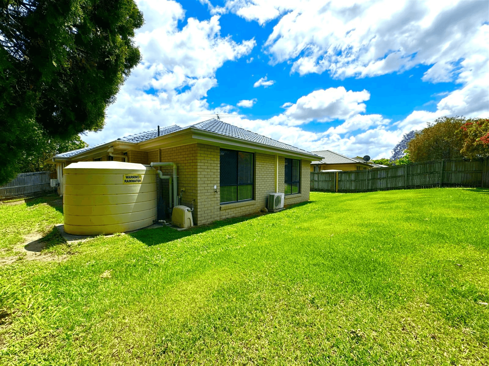 8 Sunflower Street, WATERFORD WEST, QLD 4133