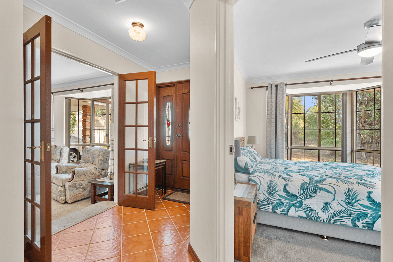 21 Stradbroke Place, BALLAJURA, WA 6066