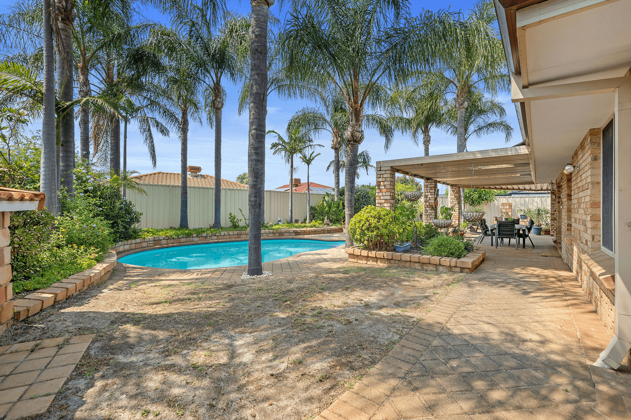 21 Stradbroke Place, BALLAJURA, WA 6066