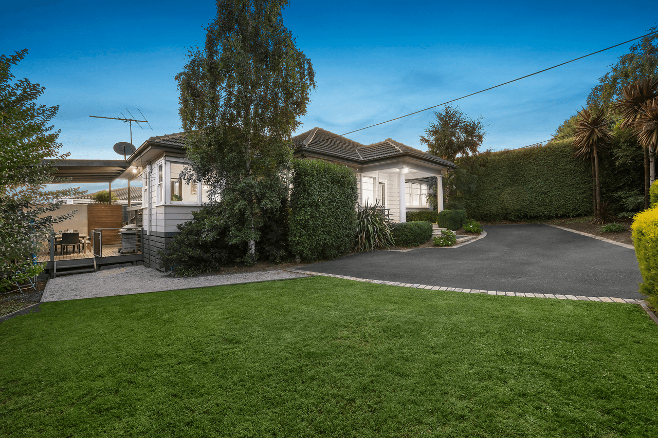 11 Edward Street, MACLEOD, VIC 3085