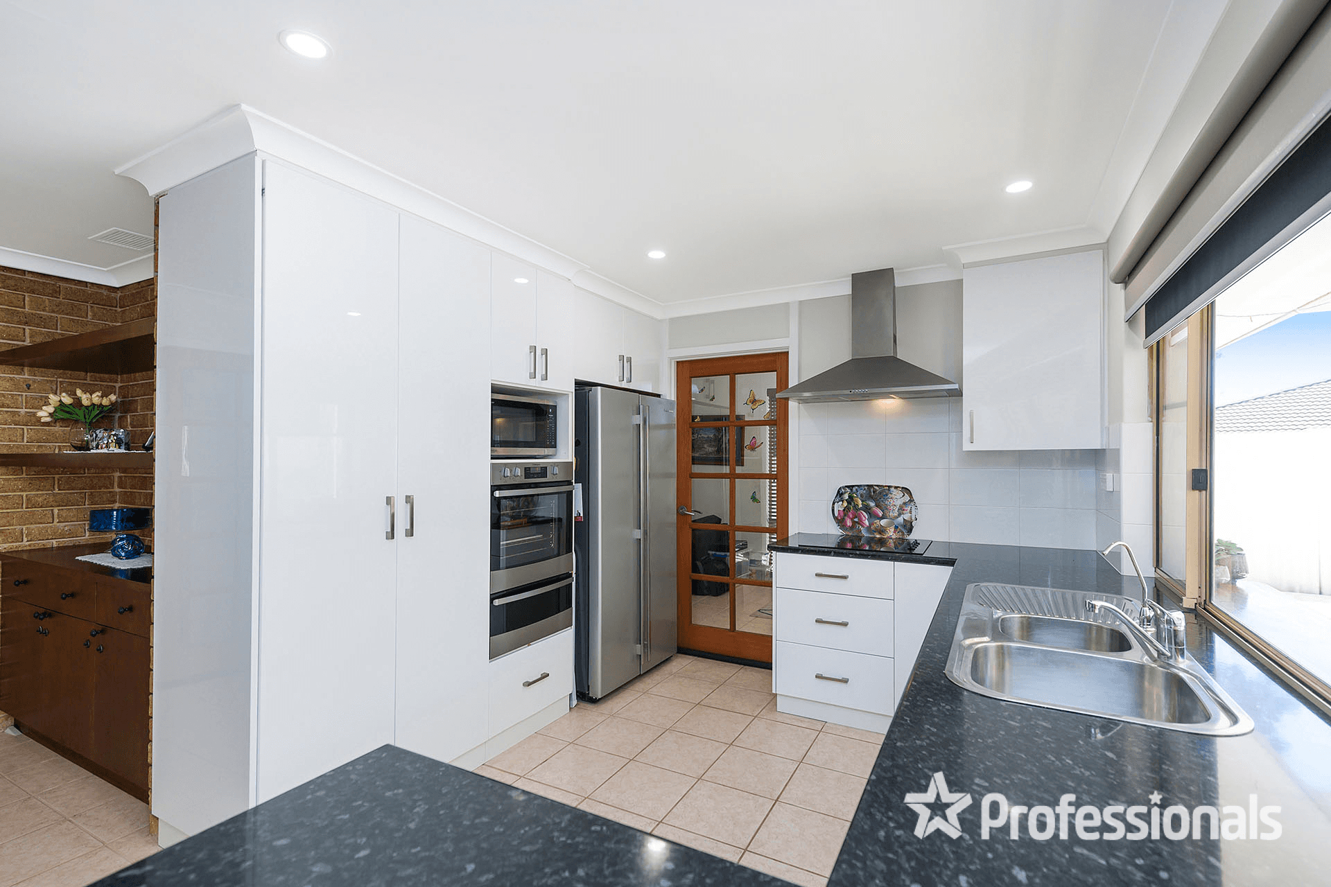 4 Willesden Avenue, KINGSLEY, WA 6026