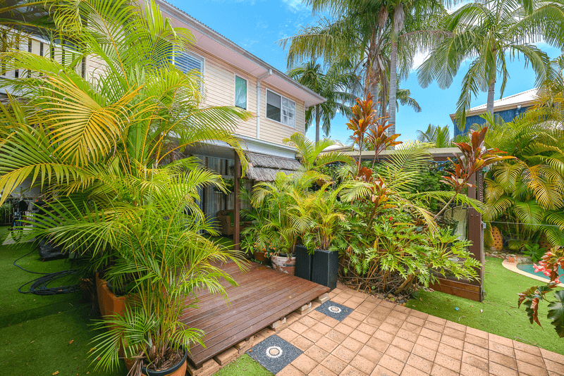 29 Fisher Avenue, SOUTHPORT, QLD 4215