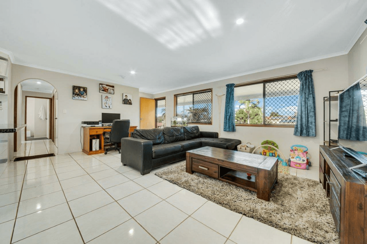 11 Aquarius Street, CLINTON, QLD 4680