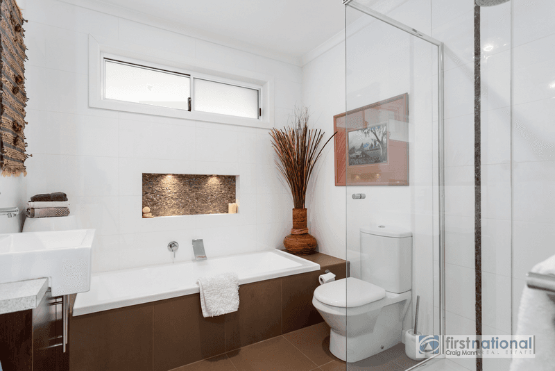 8 Marcus Court, DROMANA, VIC 3936