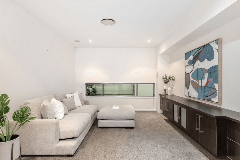 3032A The Boulevard, Benowa, QLD 4217