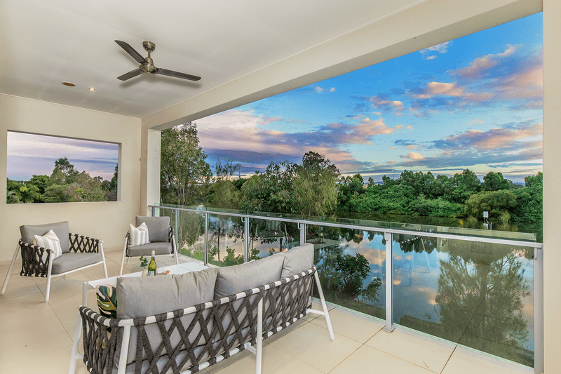 3032A The Boulevard, Benowa, QLD 4217