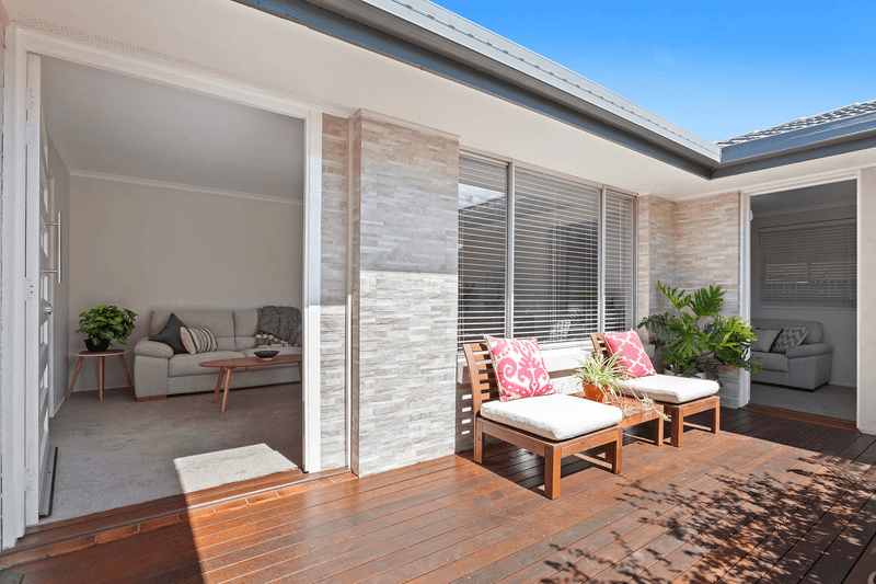 8 Bagot Street, CENTENARY HEIGHTS, QLD 4350