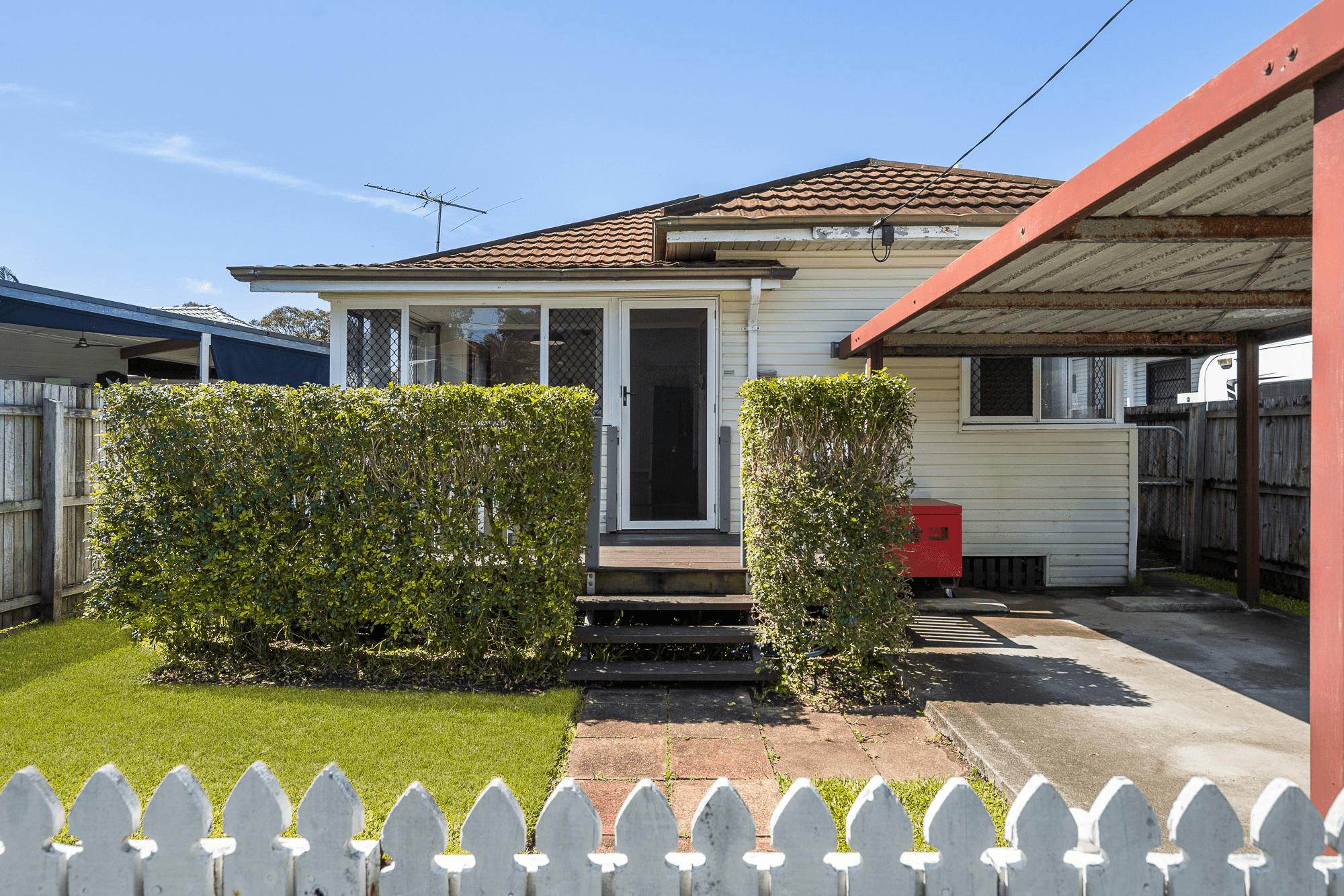 4 Seaview Street, Brighton, QLD 4017