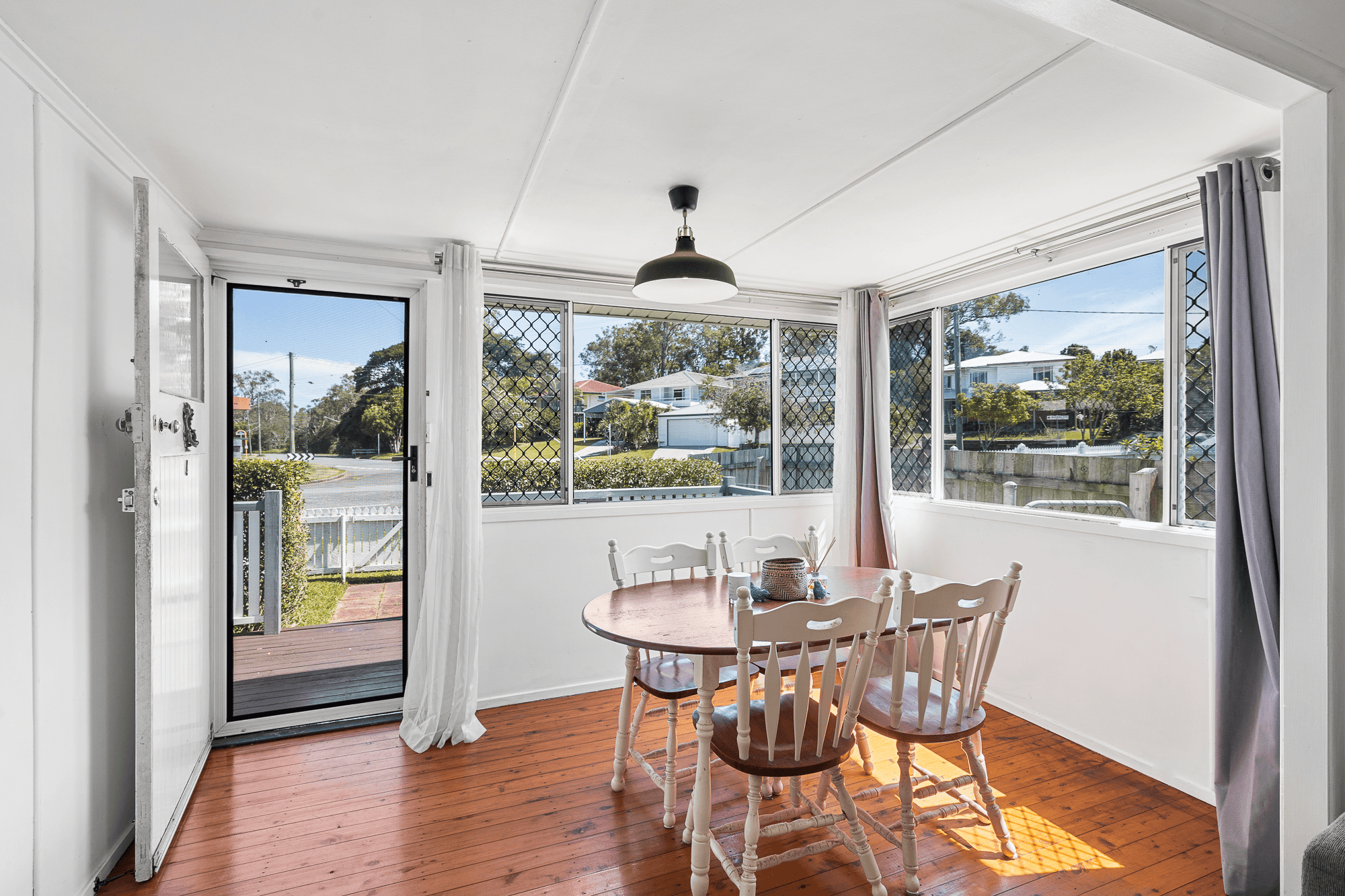 4 Seaview Street, Brighton, QLD 4017