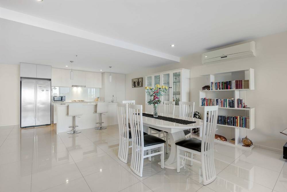 254/73 Lake Street, Caroline Springs, VIC 3023