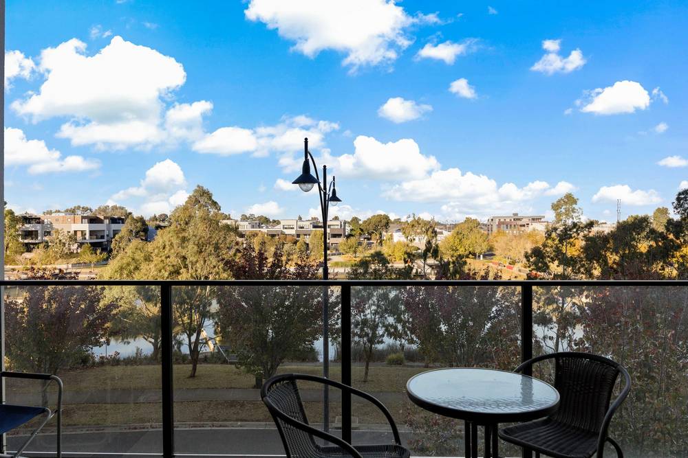 254/73 Lake Street, Caroline Springs, VIC 3023