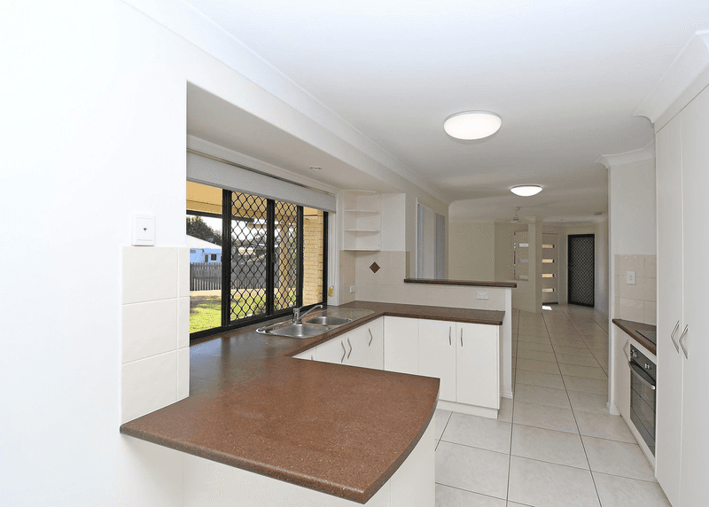 7 Whipbird Court, URANGAN, QLD 4655