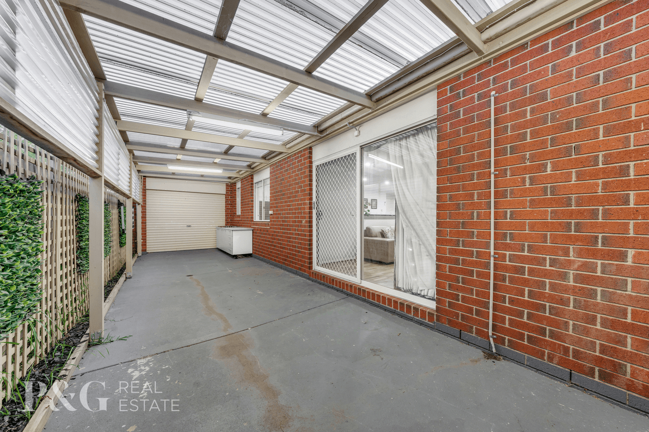 8 Tenterfield Drive, NARRE WARREN SOUTH, VIC 3805