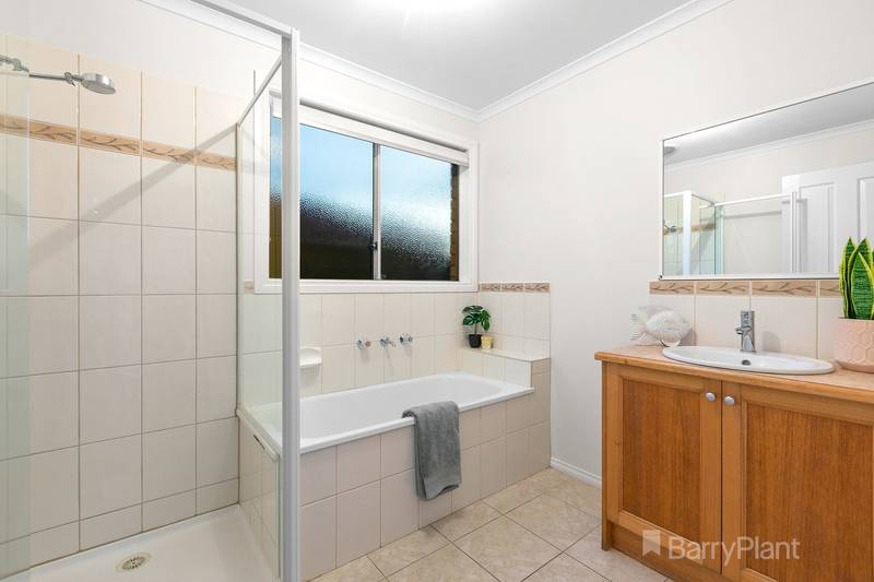 8 Mallee Circuit, Pakenham, VIC 3810