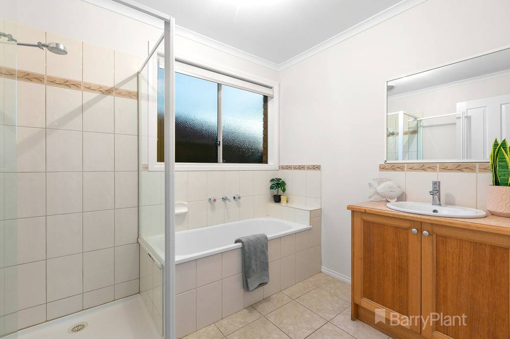 8 Mallee Circuit, Pakenham, VIC 3810