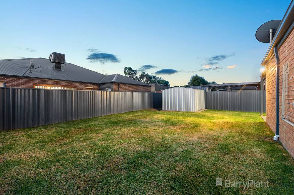 8 Mallee Circuit, Pakenham, VIC 3810