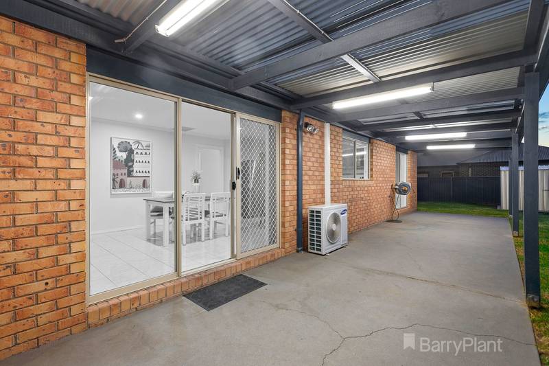 8 Mallee Circuit, Pakenham, VIC 3810