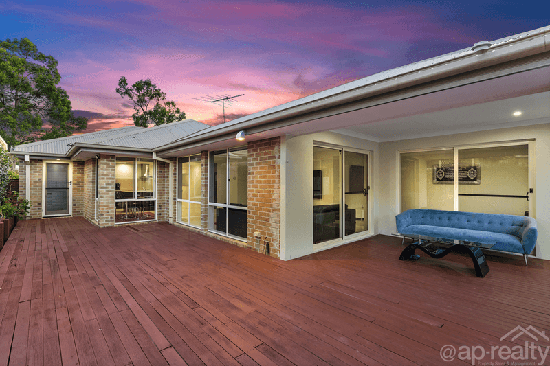 33 Nullarbor Circuit, Forest Lake, QLD 4078