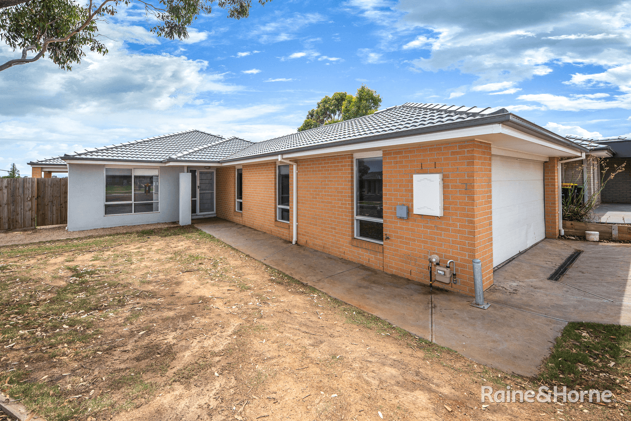 24 Hilda Crescent, BROOKFIELD, VIC 3338