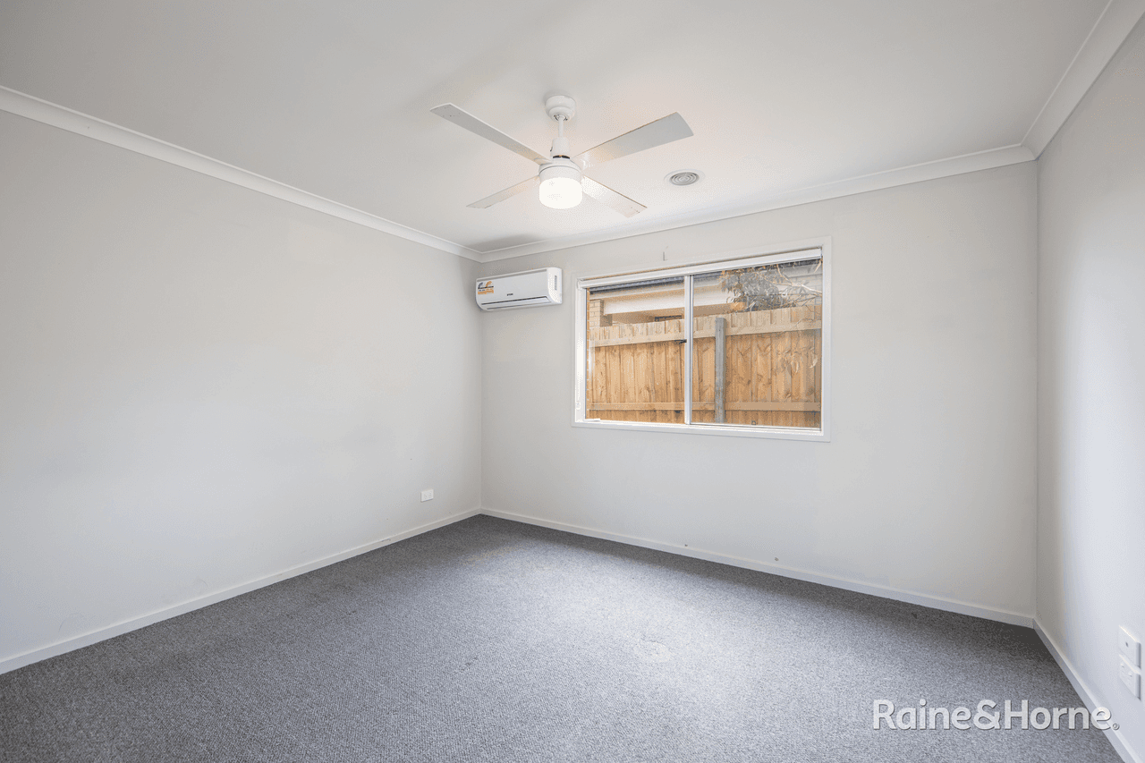 24 Hilda Crescent, BROOKFIELD, VIC 3338