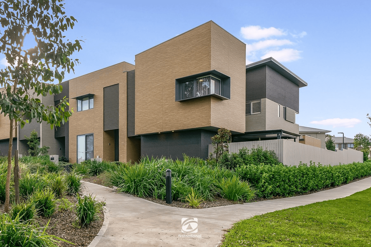 7 Fairbank Drive, GLEDSWOOD HILLS, NSW 2557