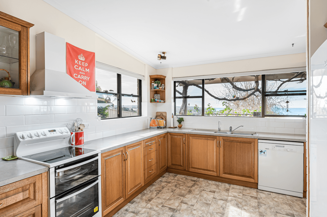 5 Wright Terrace, ENCOUNTER BAY, SA 5211