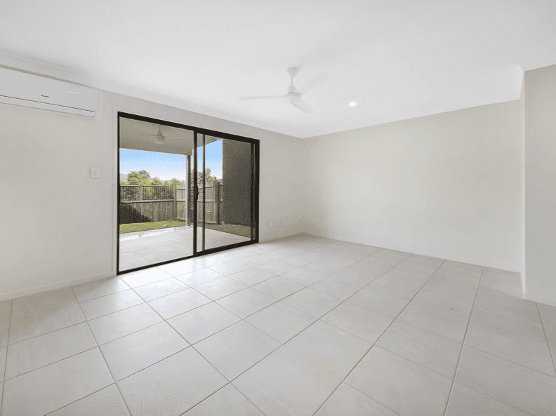 33 WOODROFFE CRESCENT, REDBANK PLAINS, QLD 4301