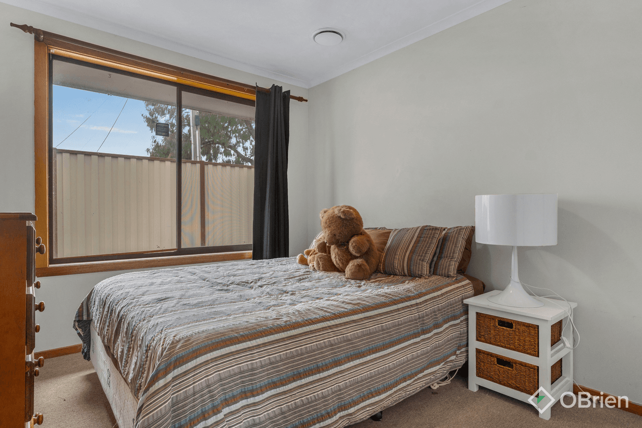 2 Acacia Crescent, Melton South, VIC 3338