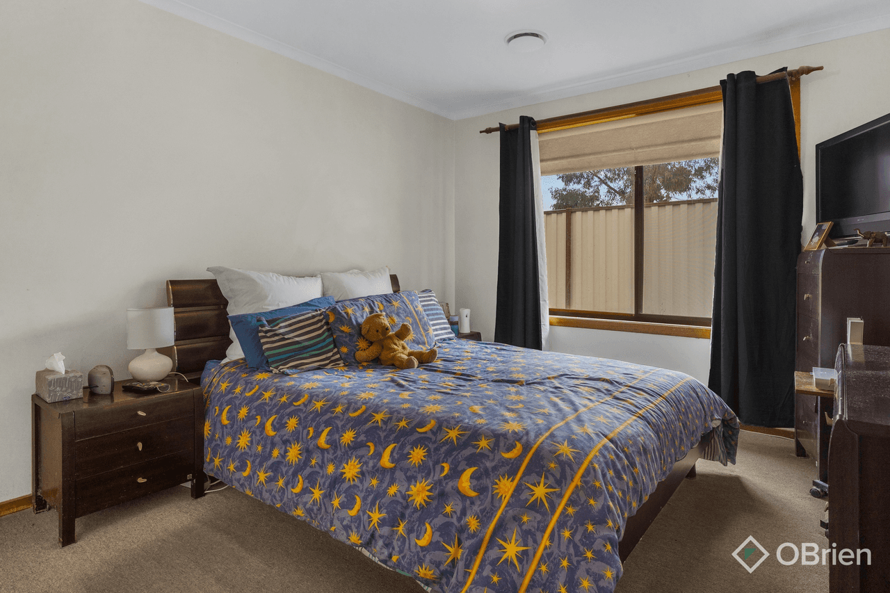 2 Acacia Crescent, Melton South, VIC 3338