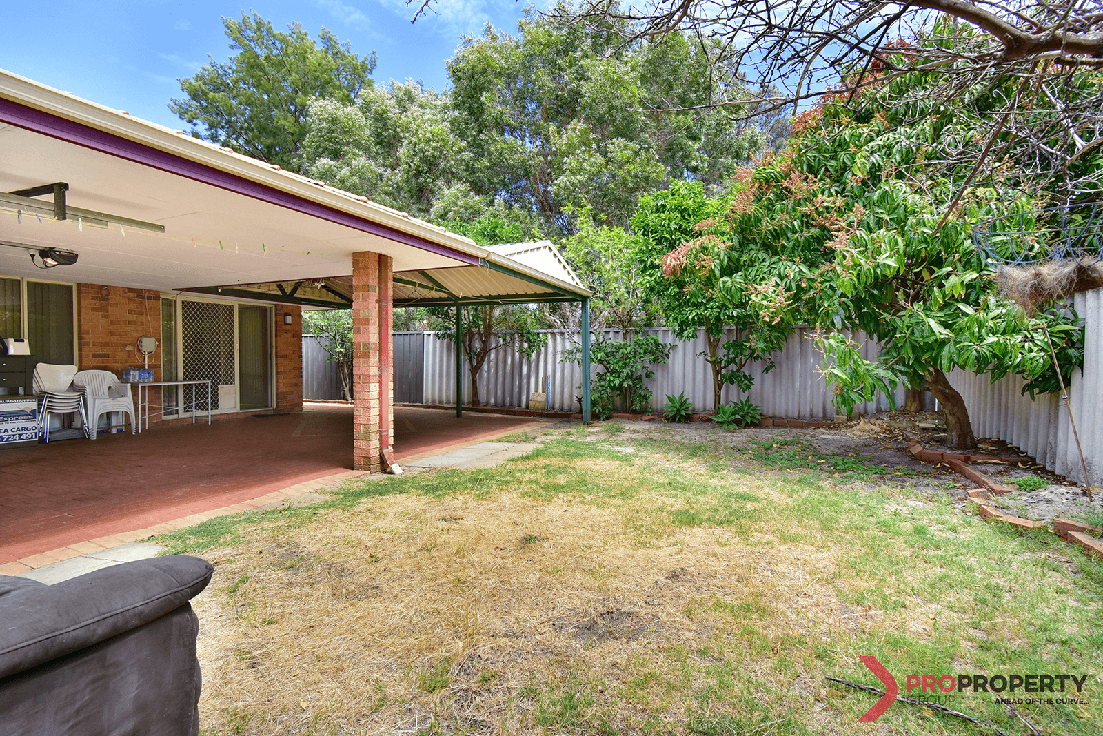 8 Bull Place, QUEENS PARK, WA 6107