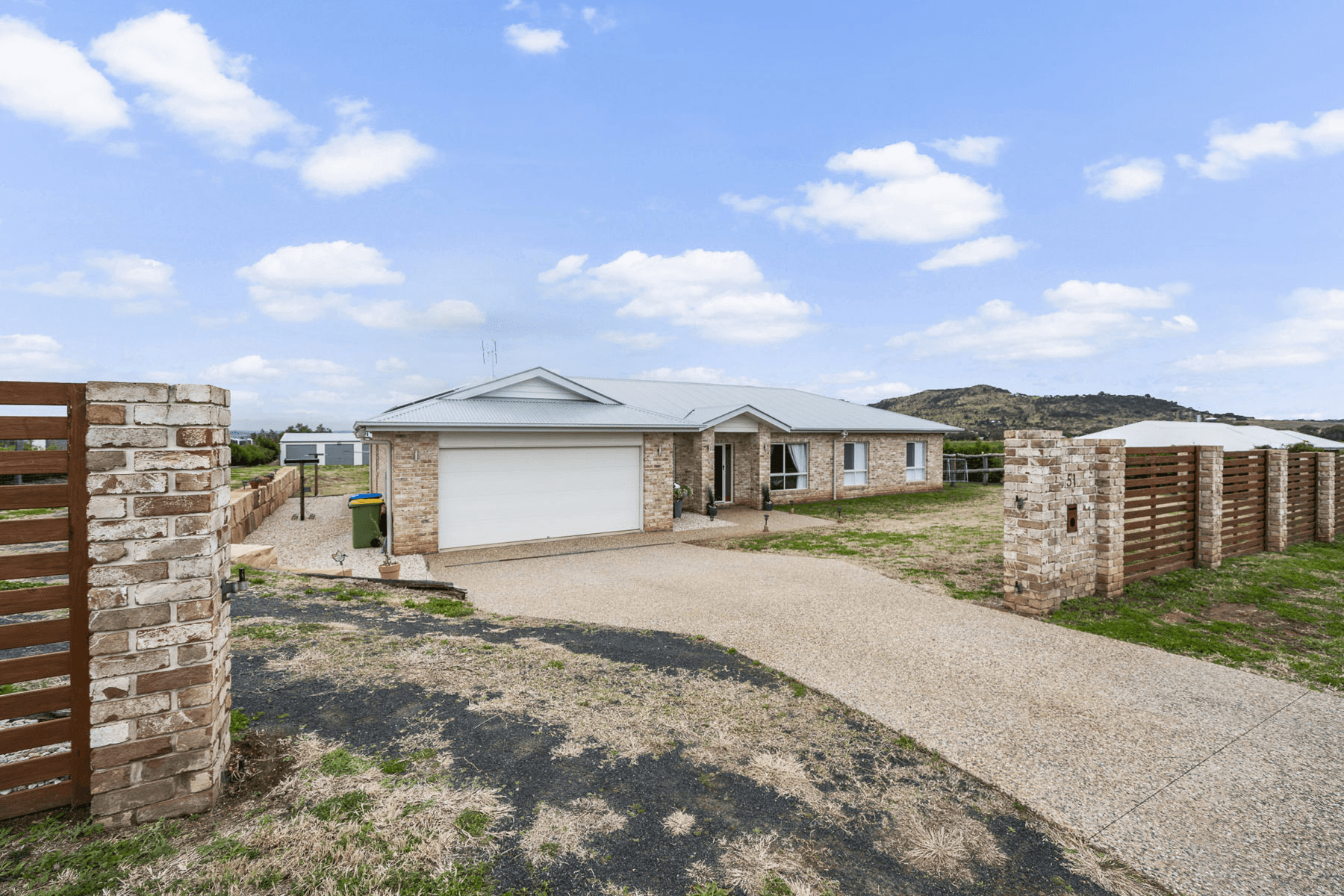 51 Southern Cross Drive, KINGSTHORPE, QLD 4400