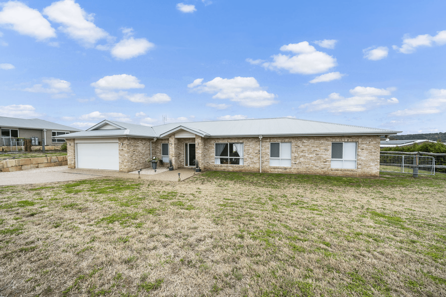 51 Southern Cross Drive, KINGSTHORPE, QLD 4400