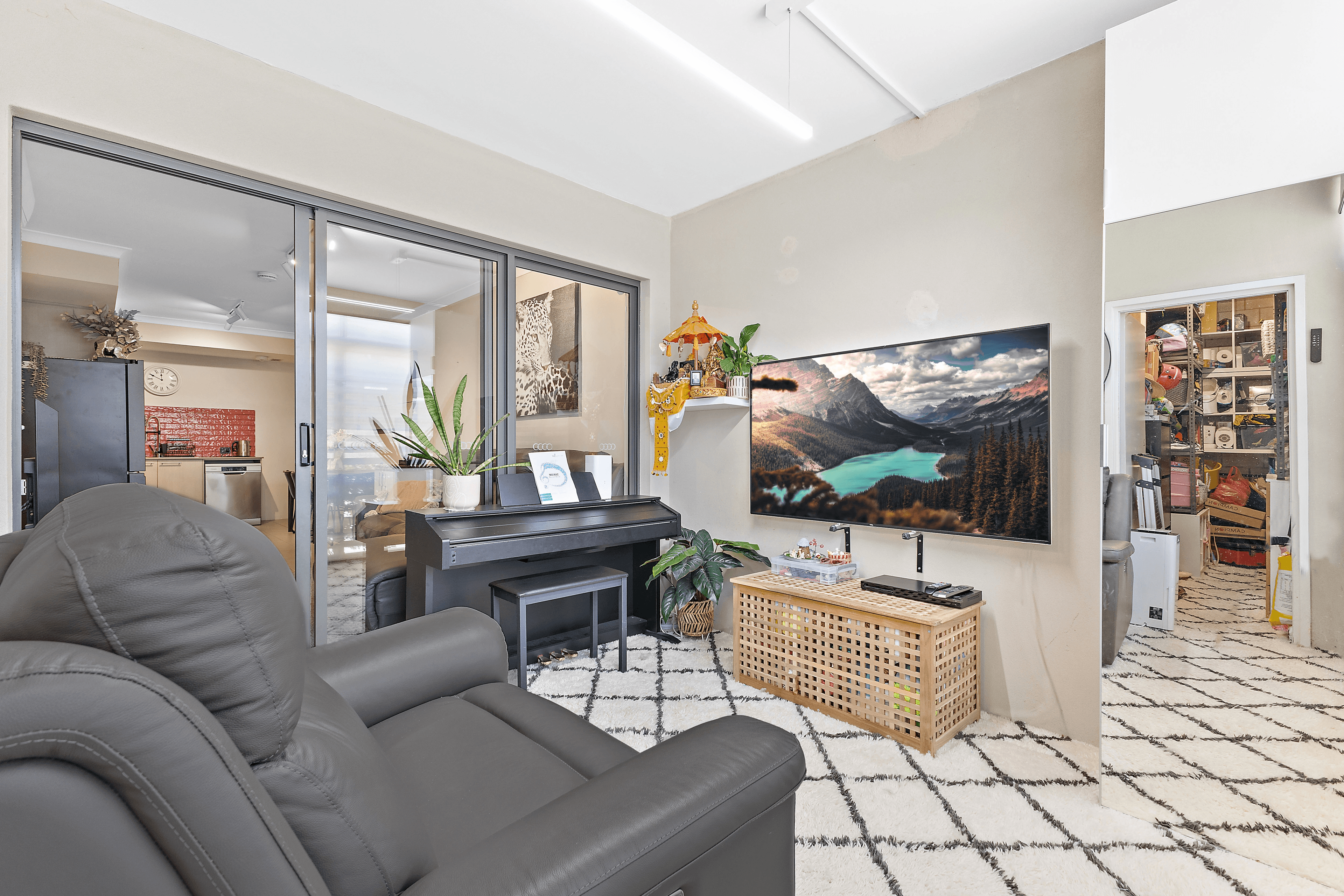 2/4 Crown Street, Rivervale, WA 6103