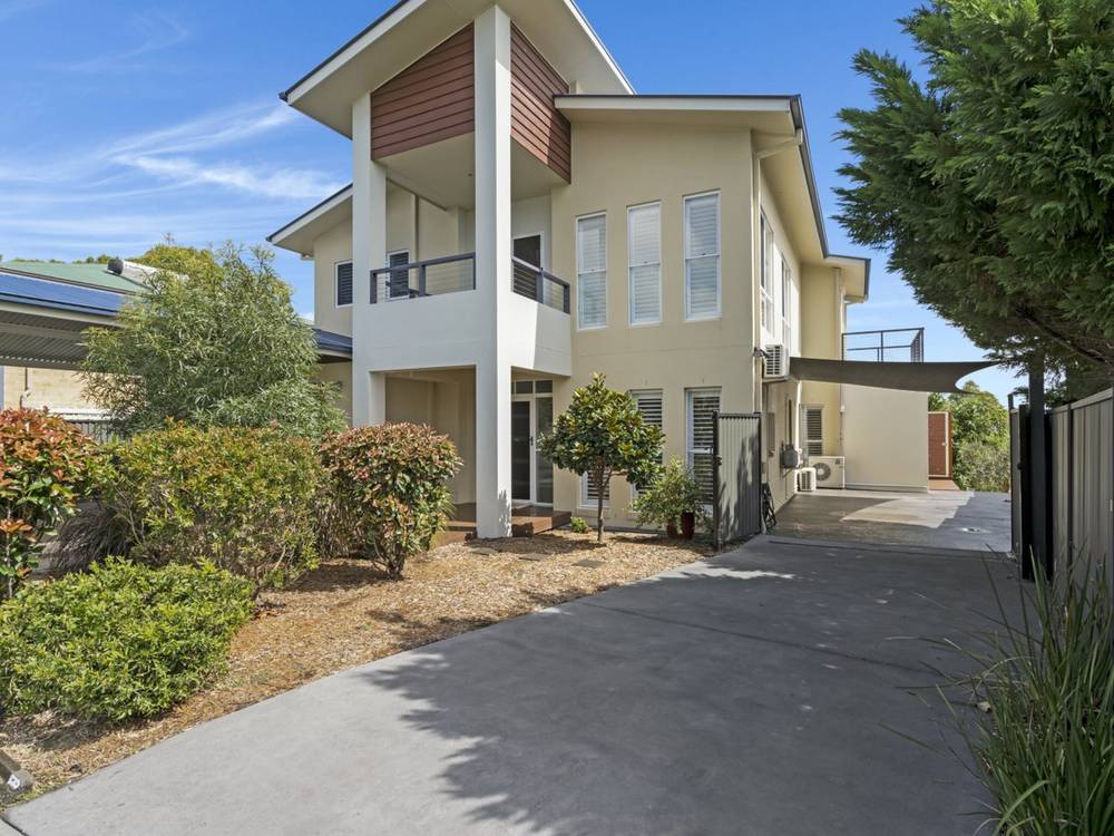 13 Tara Vista Boulevard, HIGHLAND PARK, QLD 4211