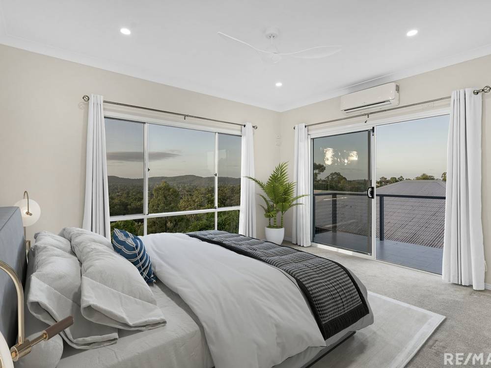 13 Tara Vista Boulevard, HIGHLAND PARK, QLD 4211